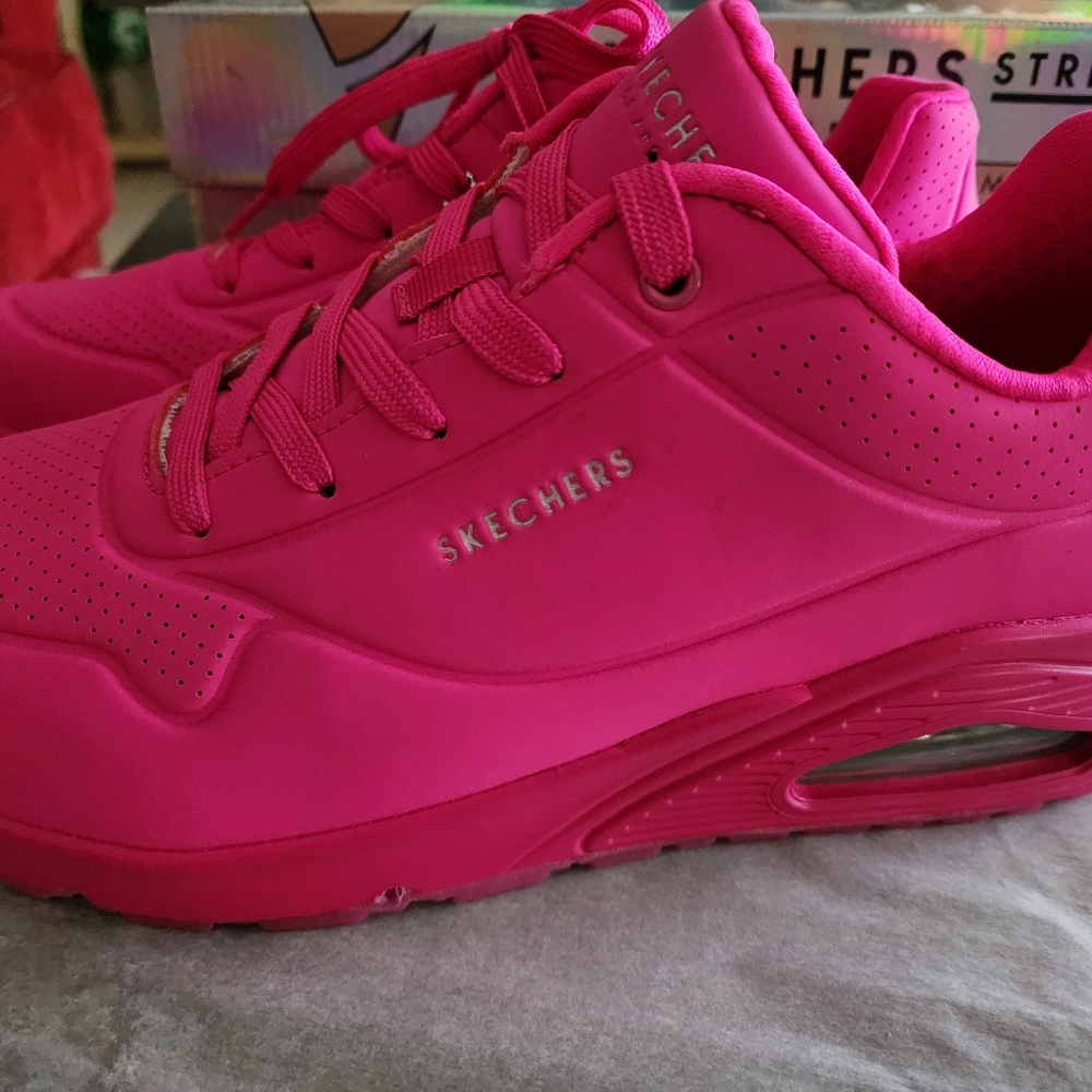 Sketchers shoes size 10